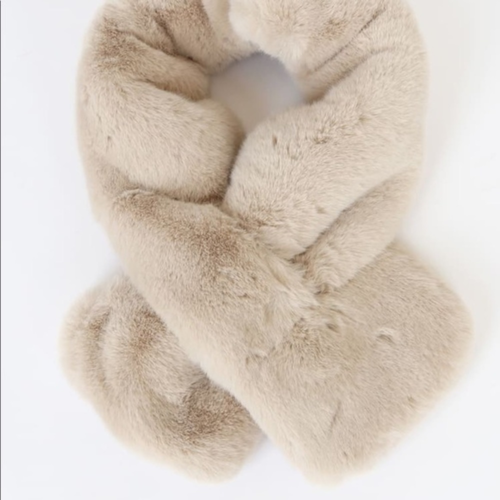 Vero Moda Kyra Beige Faux Fur Stole New